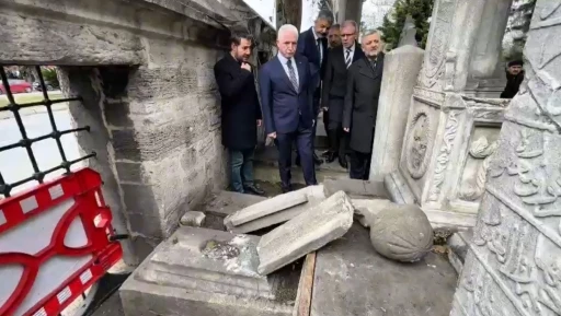 İstanbul Valisi Davut Gül, Şehzadebaşı Camii ve haziresinde incelemelerde bulundu
