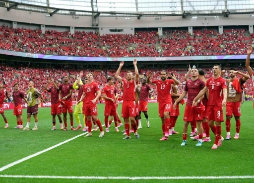 İsvi&ccedil;re grubu lider tamamladı
