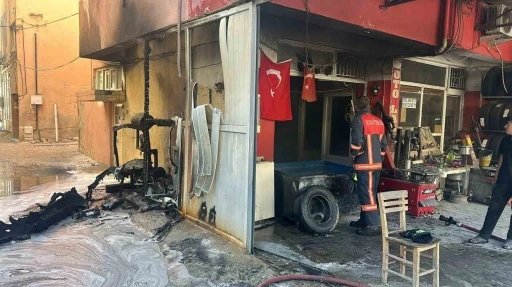 İşyerinde &ccedil;ıkan yangın s&ouml;nd&uuml;r&uuml;ld&uuml;

