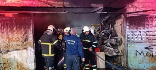 İşyerindeki yangına itfaiye m&uuml;dahale etti
