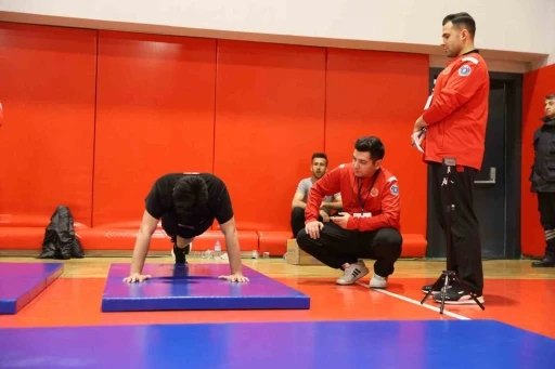 İtfaiye eri olabilmek için ter döktüler
