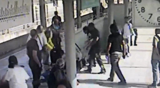 İZBAN güvenlik çalışanının öldüğü arbede anı kamerada
