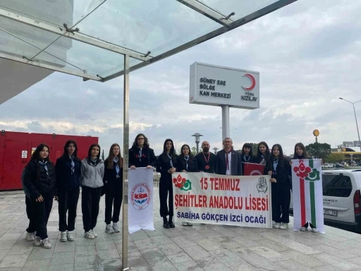İzcilerden Kızılay’a anlamlı ziyaret
