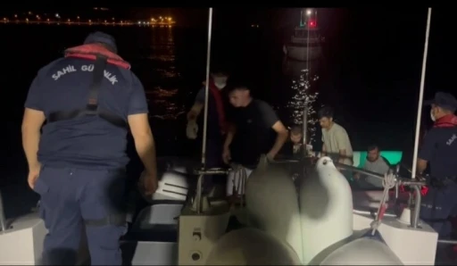 İzmir açıklarında 40 düzensiz göçmen yakalandı
