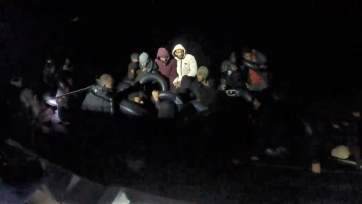 İzmir açıklarında 43 düzensiz göçmen kurtarıldı
