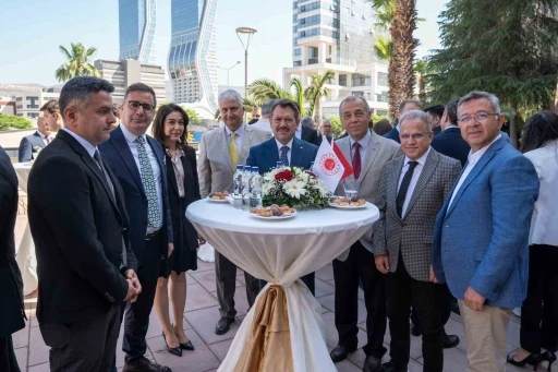 İzmir Adliyesi&rsquo;nde geleneksel bayramlaşma t&ouml;reni
