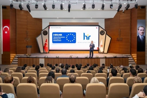 İzmir Adliyesinde &rsquo;Bir Liderin İnşası&rsquo; konferansı d&uuml;zenlendi
