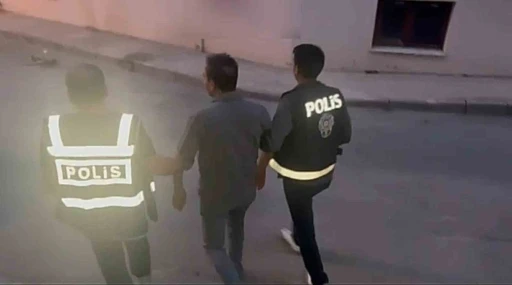 İzmir Büyükşehir’deki yolsuzluk operasyonuna ilişkin görüntüler paylaşıldı
