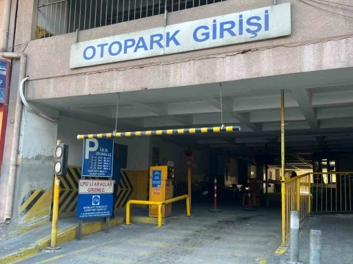 İzmir B&uuml;y&uuml;kşehir&rsquo;den otopark &uuml;cretlerine rekor artış
