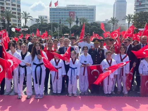 İzmir&rsquo;de 19 Mayıs coşkuyla kutlandı
