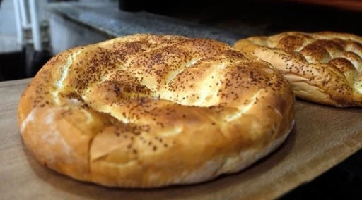 İzmir&rsquo;de 300 gramlık Ramazan pidesi 30 TL&rsquo;den satılacak

