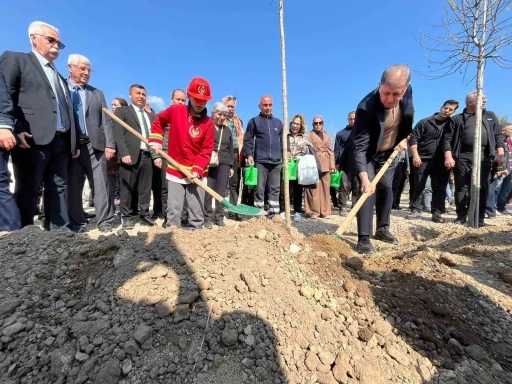 İzmir&rsquo;de 4 bin 200 ağa&ccedil;lık &rsquo;İtfaiye Korusu&rsquo; a&ccedil;ıldı
