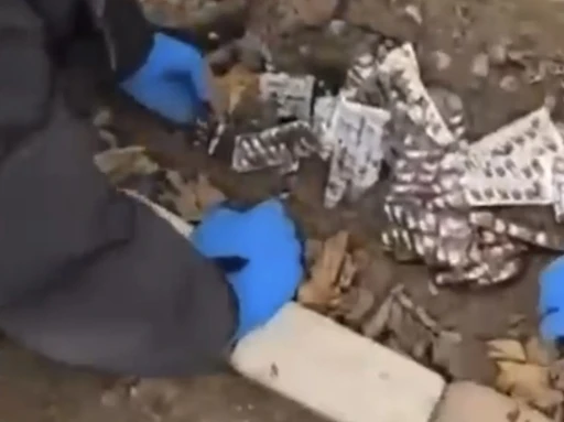 İzmir&rsquo;de bah&ccedil;eden 9 bin uyuşturucu hap &ccedil;ıktı
