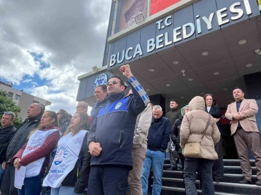 İzmir&rsquo;de belediye memurlarının &rsquo;TİS&rsquo; eylemi s&uuml;r&uuml;yor
