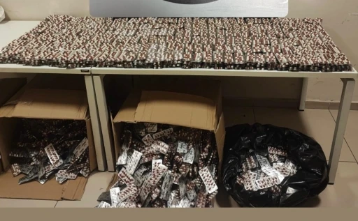 İzmir’de binlerce uyuşturucu nitelikli hap ele geçirildi