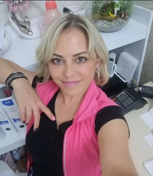 İzmir’de bir kadın, boşandığı eşi tarafından bıçaklanarak öldürüldü
