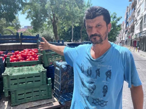 İzmir’de darp edilen seyyar satıcı, zabıtalardan şikayetçi oldu
