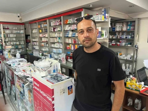 İzmir’de eczaneye yumurtalı saldırı
