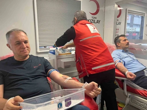 İzmir&rsquo;de imam hatiplilerden kan bağışı seferberliği
