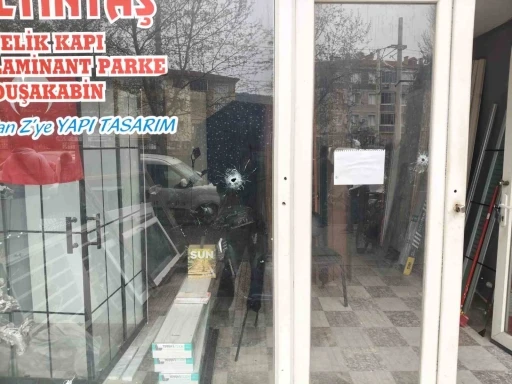 İzmir&rsquo;de iş yerine silahlı saldırı
