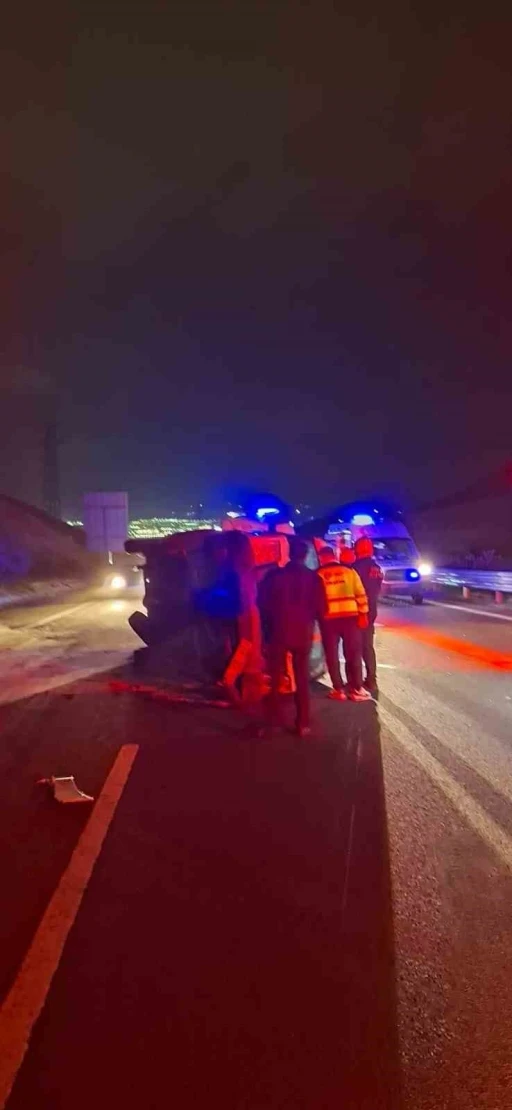 İzmir’de kontrolden çıkan minibüs takla attı: 1 ölü, 10 yaralı
