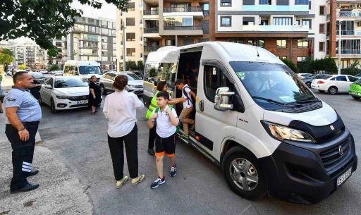 İzmir&rsquo;de &ouml;ğrenci servis &uuml;cretleri belli oldu
