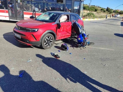 İzmir’de otomobil motosikletle çarpıştı: 1 ağır yaralı
