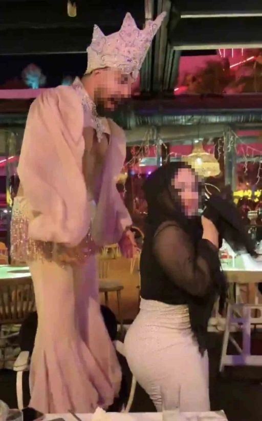 İzmir’de &quot;dini değerlere hakaret ve müstehcenlik&quot; suçlamasıyla 2 kişi gözaltına alındı
