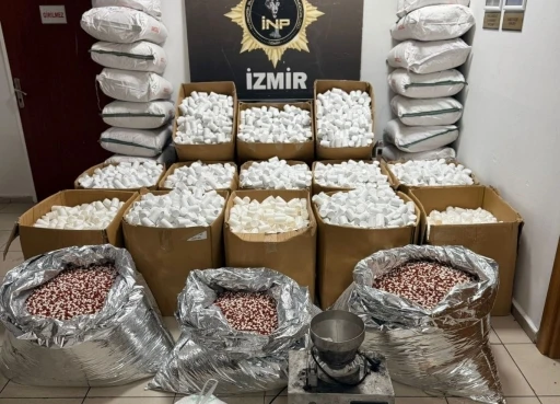 İzmir’de rekor düzeyde uyuşturucu hap operasyonu: 2,3 milyon adet ele geçirildi
