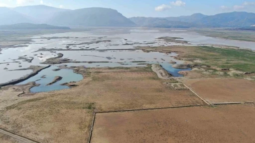 İzmir&rsquo;de rekor yağışlar barajlara can suyu oldu
