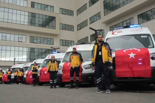 İzmir&rsquo;de sağlık filosuna 45 yeni ambulans
