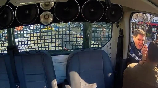 İzmir&rsquo;de s&uuml;r&uuml;c&uuml;ye darp olayıyla ilgili polislere idari işlem
