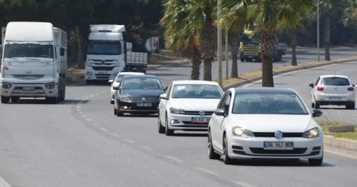 İzmir&rsquo;de trafiğe kayıtlı ara&ccedil; sayısı 2 milyon 106 bin 883 oldu

