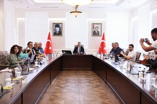 İzmir’de yangın riskine karşı ormanlara giriş yasaklandı
