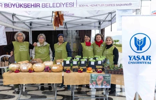 İzmir’de yüzlerce gönüllü &quot;İyilik&quot; için tek yürek oldu
