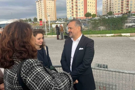 İzmir&rsquo;de zimmet soruşturmasında g&ouml;zaltına alınan 9 ş&uuml;pheli adliyede
