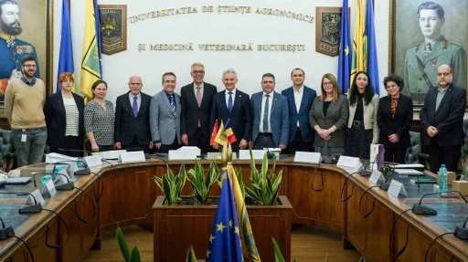 İzmir&rsquo;den B&uuml;kreş&rsquo;e bilim k&ouml;pr&uuml;s&uuml;
