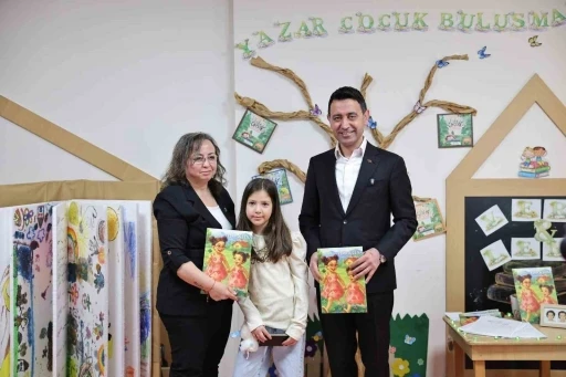 İzmir depreminin sembol ismi Ayda ve evlatlarını kaybeden anne, &ccedil;ocuklara depremi anlattı
