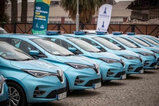 İzmir&rsquo;in elektrikli ara&ccedil; filosuyla 25 milyon lira tasarruf
