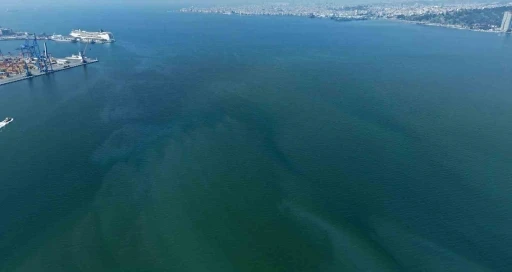 İzmir K&ouml;rfezi&rsquo;nde yine dış kaynaklı kirlilik alarmı
