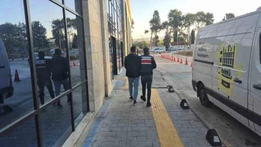 İzmir merkezli 16 ilde FETÖ operasyonu: 35 gözaltı
