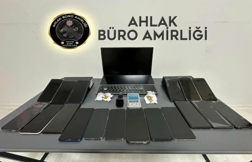 İzmir merkezli 7 ilde fuhuş operasyonu: 14 gözaltı
