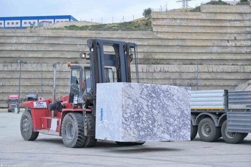 İzmir Mermer Fuarı’nda iki Eyfel Kulesi ağırlığında doğal taş sergilenecek

