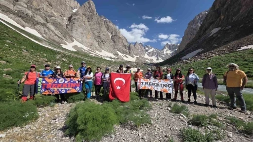 İzmir Trekking Kul&uuml;b&uuml;&rsquo;nden Hakkari&rsquo;ye doğa &ccedil;ıkarması
