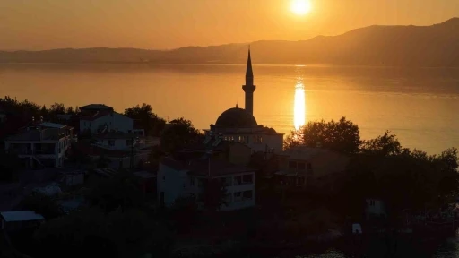 İzmir ve &Ccedil;anakkale&rsquo;ye rakip oldu: Elazığ&rsquo;da kartpostallık g&uuml;n batımı

