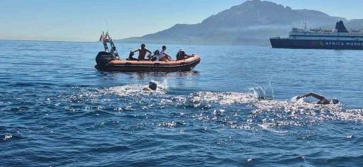 İzmirli Tuna, Cebelitarık Boğazı’nı yüzerek geçen dünyadaki ilk otizmli maraton yüzücüsü
