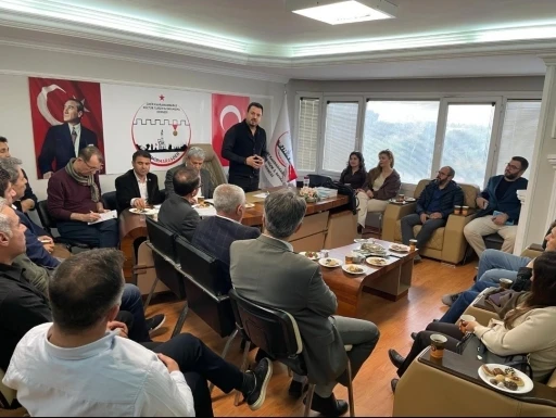 İZMİRMARAŞDER g&uuml;ven tazeledi, Safa Narlı yeniden başkan se&ccedil;ildi

