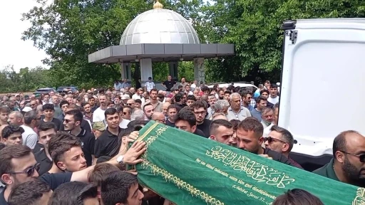 İznik G&ouml;l&uuml;&rsquo;nde boğulan 21 yaşındaki İsmail İmamoğlu son yolculuğuna uğurlandı
