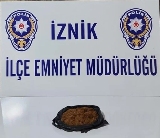 İznik’te polis ekiplerinin durdurduğu araçtan uyuşturucu çıktı
