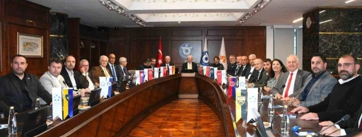 İZVAK’ta İzmir kulüplerinin kent ekonomisine katkısı konuşuldu
